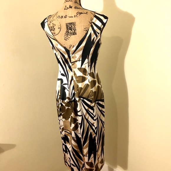 🛑 SOLD! 🛑 Maggy London faux wrap dress - Picture 5 of 8